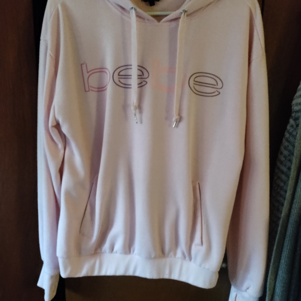 Hoodie with side pockets